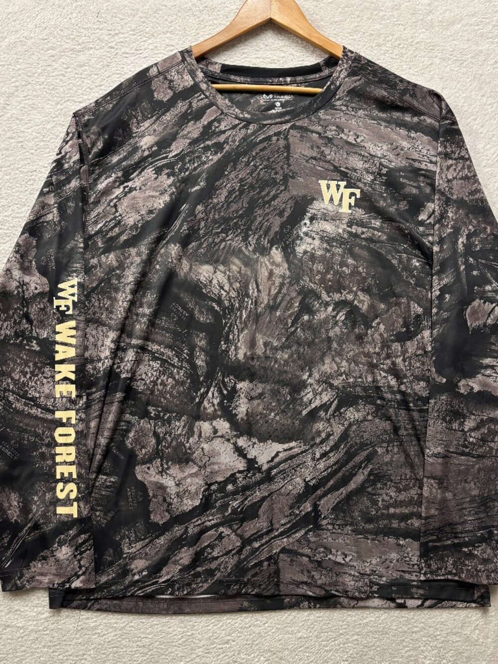 Realtree Fishing by Colosseum Wake Forest Demon Deacons Camo Shirt Mens 3XL